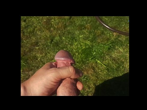 ❤️ Warm hottie laat haar pienk poesie naai en kom met 'n spuit in 'n somertuin ️ Porno op af.https-tubsexer.ru ❌️❤